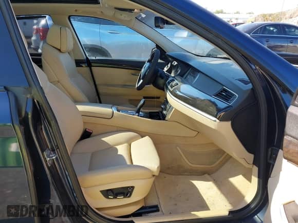 2010 BMW 5 Series 550i Gran Turismo с VIN WBASN4C56AC208664, выставлен на аукционе IAAI как лот 43061027 с пробегом 130 485 миль миль и . История ставок и продаж доступна на DreamBid. Изображение 5.