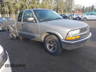 2003 Chevrolet S-10 LS with VIN 1GCCS19X638244318, listed as a IAAI auction lot 43471226 with 101,370 mi miles and . Bid and sale history available at DreamBid. Image 1.