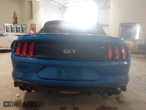 2020 Ford Mustang GT Premium с VIN 1FATP8FF4L5113062, выставлен на аукционе IAAI как лот 41971710 с пробегом 111 864 миль миль и . История ставок и продаж доступна на DreamBid. Изображение 16.