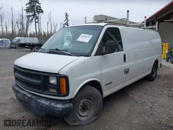 2000 Chevrolet Express с VIN 1GCHG39R1Y1158810, выставлен на аукционе IAAI как лот 41804626 с пробегом Не указан миль и . История ставок и продаж доступна на DreamBid. Изображение 2.