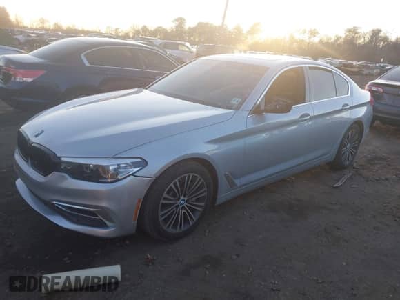2019 BMW 5 Series 540i xDrive z VIN WBAJE7C57KWW15776, wystawiony jako IAAI lot #41089486 z przebiegiem 116 264 mil mil oraz . Historia ofert i sprzedaży dostępna na DreamBid. Obrazek 18.