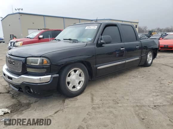 2005 GMC Sierra 1500 SLT z VIN 2GTEC13TX51146328, wystawiony jako Copart lot #43947725 z przebiegiem 350 898 mil mil oraz Szkoda całkowita • Salvage title. Historia ofert i sprzedaży dostępna na DreamBid. Obrazek 1.