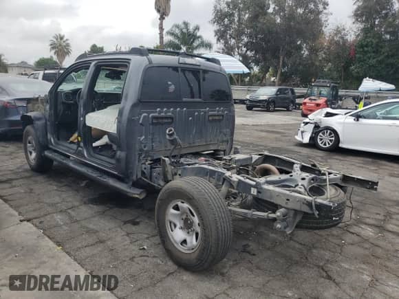 2016 Toyota Tacoma TRD Sport с VIN 3TMBZ5DN0GM002761, выставлен на аукционе Copart как лот 81375785 с пробегом 101 666 миль миль и Списание • Salvage title. История ставок и продаж доступна на DreamBid. Изображение 2.