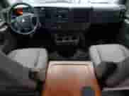 2009 Chevrolet Express Passenger z VIN 1GAHG39K091161470, wystawiony jako Copart lot #43410435 z przebiegiem 59 850 mil mil oraz Szkoda całkowita • Salvage title. Historia ofert i sprzedaży dostępna na DreamBid. Obrazek 8.