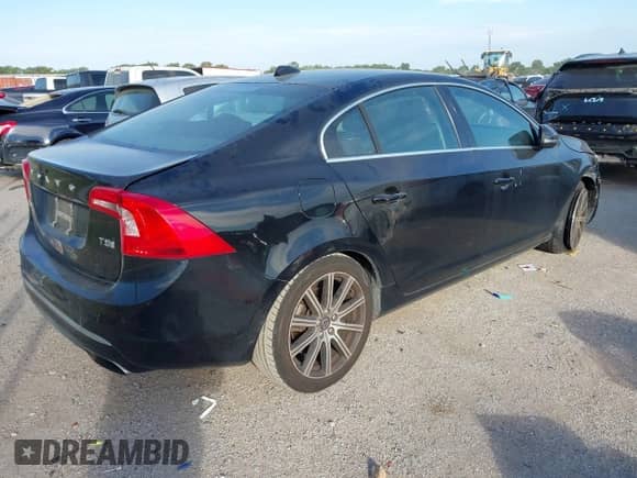 2018 Volvo S60 Inscription с VIN LYV402HK8JB164989, выставлен на аукционе IAAI как лот 43461477 с пробегом 118 560 миль миль и . История ставок и продаж доступна на DreamBid. Изображение 4.