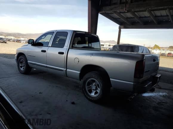 2002 Dodge 1500 z VIN 3D7HA18NX2G159022, wystawiony jako Copart lot #91045695 z przebiegiem 168 817 mil mil oraz Czysty tytuł • Clean title. Historia ofert i sprzedaży dostępna na DreamBid. Obrazek 2.