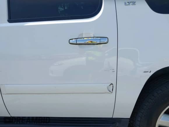 2008 Chevrolet Suburban 3LT with VIN 3GNFC16J58G187869, listed as a IAAI auction lot 42570472 with 223,077 mi miles and . Bid and sale history available at DreamBid. Image 18.