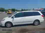 2010 Toyota Sienna XLE с VIN 5TDYK4CC1AS296946, выставлен на аукционе IAAI как лот 42810784 с пробегом 208 635 миль миль и . История ставок и продаж доступна на DreamBid. Изображение 14.