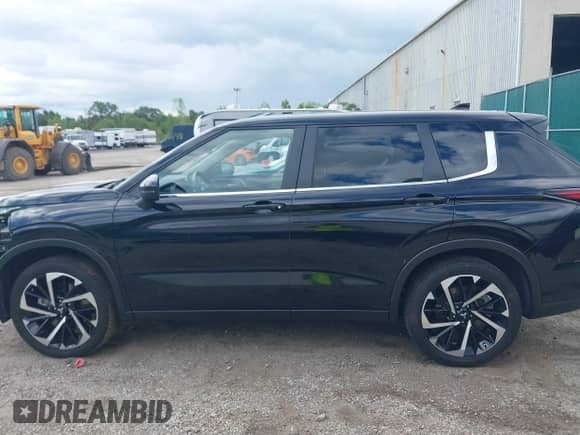 2024 Mitsubishi Outlander SE с VIN JA4J4VA87RZ026513, выставлен на аукционе IAAI как лот 43081224 с пробегом 31 359 миль миль и . История ставок и продаж доступна на DreamBid. Изображение 15.