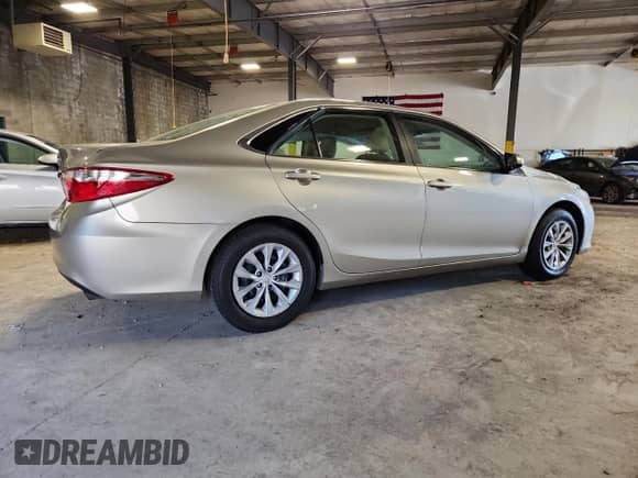 2016 Toyota Camry LE с VIN 4T4BF1FK5GR571106, выставлен на аукционе Copart как лот 80288515 с пробегом 109 066 миль миль и Списание • Salvage title. История ставок и продаж доступна на DreamBid. Изображение 3.