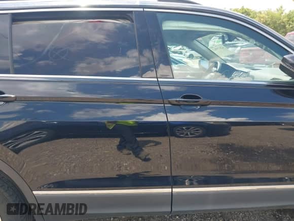 2021 Volkswagen Tiguan SE with VIN 3VV3B7AX8MM045106, listed as a IAAI auction lot 42615167 with 94,729 mi miles and . Bid and sale history available at DreamBid. Image 13.