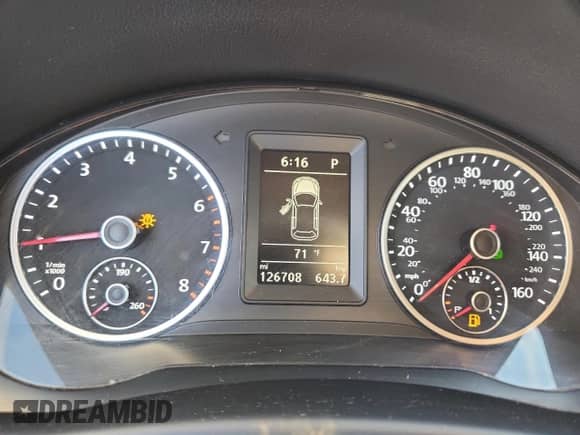 2015 Volkswagen Tiguan S с VIN WVGAV7AX5FW524725, выставлен на аукционе Copart как лот 84658085 с пробегом 126 708 миль миль и Списание • Salvage title. История ставок и продаж доступна на DreamBid. Изображение 9.