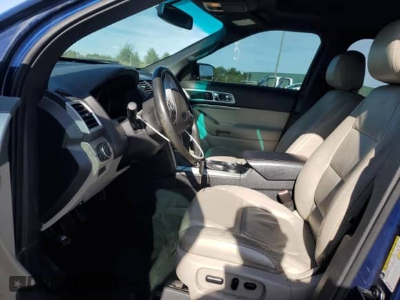 2012 Ford Explorer XLT z VIN 1FMHK7D84CGA07286, wystawiony jako Copart lot #68561205 z przebiegiem 177 326 mil mil oraz Szkoda całkowita • Salvage title. Historia ofert i sprzedaży dostępna na DreamBid. Obrazek 7.