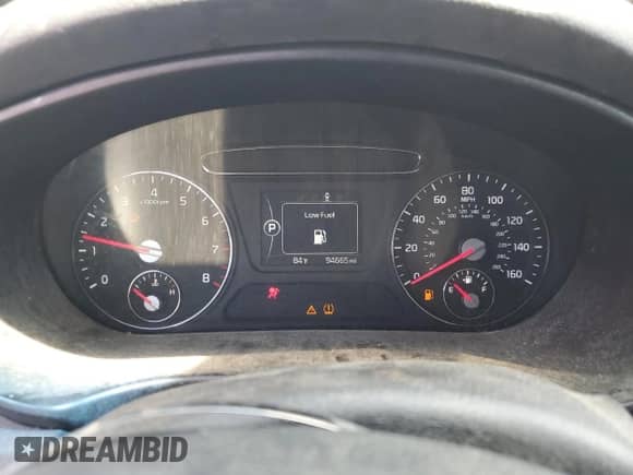 2018 Kia Sorento LX z VIN 5XYPG4A57JG352256, wystawiony jako Copart lot #84993075 z przebiegiem 94 665 mil mil oraz Czysty tytuł • Clean title. Historia ofert i sprzedaży dostępna na DreamBid. Obrazek 9.