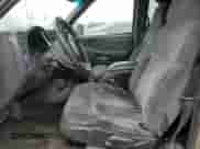 2001 Chevrolet Blazer LS z VIN 1GNCT18W61K185977, wystawiony jako Copart lot #57461385 z przebiegiem 114 357 mil mil oraz Szkoda całkowita • Salvage title. Historia ofert i sprzedaży dostępna na DreamBid. Obrazek 7.