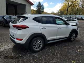 2017 Hyundai Tucson SE z VIN KM8J3CA41HU566635, wystawiony jako Copart lot #85597165 z przebiegiem 85 847 mil mil oraz Szkoda całkowita • Salvage title. Historia ofert i sprzedaży dostępna na DreamBid. Obrazek 3.