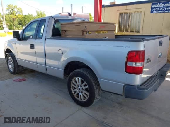 2007 Ford F-150 XL с VIN 1FTRF12237KD64180, выставлен на аукционе IAAI как лот 43519172 с пробегом 332 957 миль миль и . История ставок и продаж доступна на DreamBid. Изображение 3.
