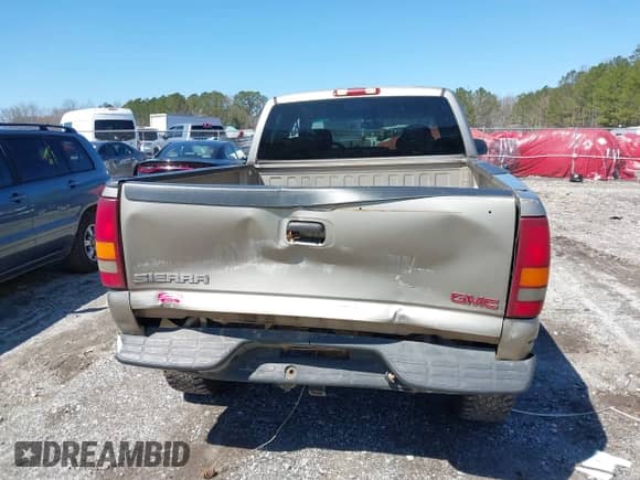 2003 GMC Sierra 1500 SLT z VIN 1GTEK19TX3E107129, wystawiony jako IAAI lot #41747356 z przebiegiem 267 536 mil mil oraz . Historia ofert i sprzedaży dostępna na DreamBid. Obrazek 17.