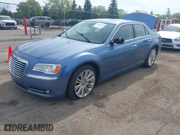 2011 Chrysler 300 C с VIN 2C3CA6CTXBH579830, выставлен на аукционе IAAI как лот 42209552 с пробегом 106 619 миль миль и . История ставок и продаж доступна на DreamBid. Изображение 2.