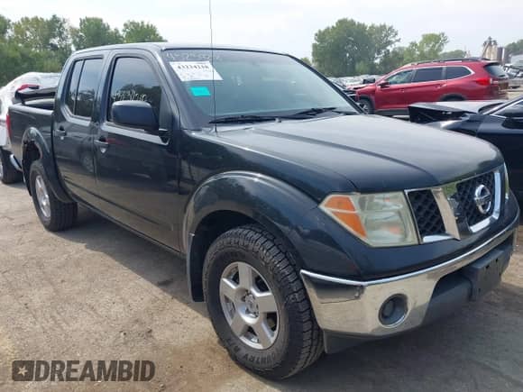 2008 Nissan Frontier SE z VIN 1N6AD07WX8C434372, wystawiony jako IAAI lot #43234218 z przebiegiem 233 026 mil mil oraz . Historia ofert i sprzedaży dostępna na DreamBid. Obrazek 1.