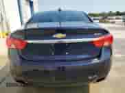 2018 Chevrolet Impala Premier z VIN 2G1125S35J9173466, wystawiony jako Copart lot #72016435 z przebiegiem 221 439 mil mil oraz Szkoda całkowita • Salvage title. Historia ofert i sprzedaży dostępna na DreamBid. Obrazek 6.