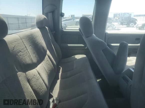 2000 Chevrolet Silverado 1500 LS z VIN 1GCEK19T4YE193674, wystawiony jako Copart lot #64790105 z przebiegiem 209 396 mil mil oraz Szkoda całkowita • Salvage title. Historia ofert i sprzedaży dostępna na DreamBid. Obrazek 10.