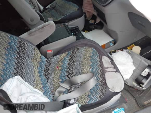 2017 Toyota Sienna LE Auto Access Seat с VIN 5TDKZ3DC9HS856281, выставлен на аукционе IAAI как лот 41845009 с пробегом Не указан миль и . История ставок и продаж доступна на DreamBid. Изображение 5.