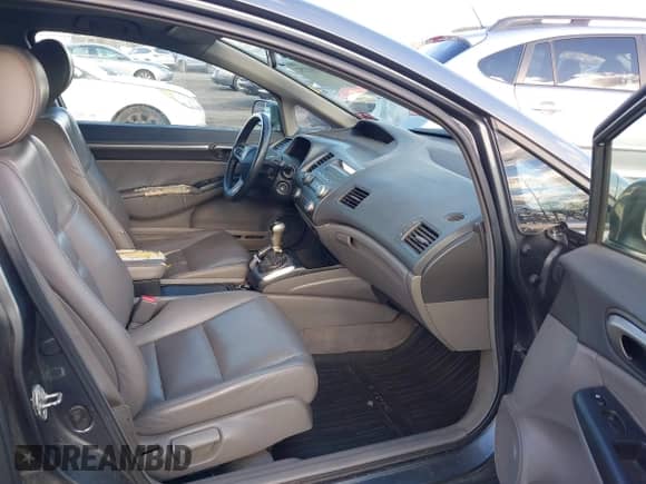 2009 Honda Civic с VIN 19XFA15989E022935, выставлен на аукционе IAAI как лот 43592752 с пробегом 275 241 миль миль и . История ставок и продаж доступна на DreamBid. Изображение 5.