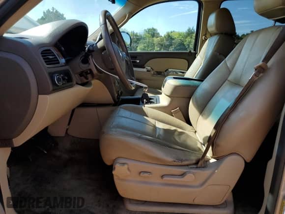 2013 Chevrolet Tahoe LT с VIN 1GNSCBE05DR262285, выставлен на аукционе Copart как лот 81309555 с пробегом 197 486 миль миль и Списание • Salvage title. История ставок и продаж доступна на DreamBid. Изображение 7.