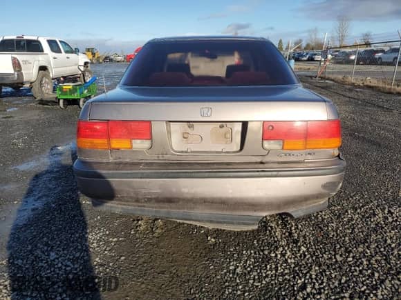 1992 Honda Accord LX z VIN JHMCB7651NC030132, wystawiony jako Copart lot #85348914 z przebiegiem 240 380 mil mil oraz Szkoda całkowita • Salvage title. Historia ofert i sprzedaży dostępna na DreamBid. Obrazek 6.