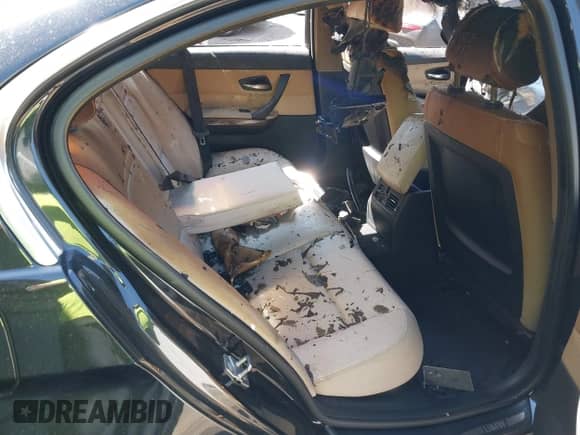 2010 BMW 3 Series 335d с VIN WBAPN7C59AA266836, выставлен на аукционе IAAI как лот 41766934 с пробегом Не указан миль и . История ставок и продаж доступна на DreamBid. Изображение 8.