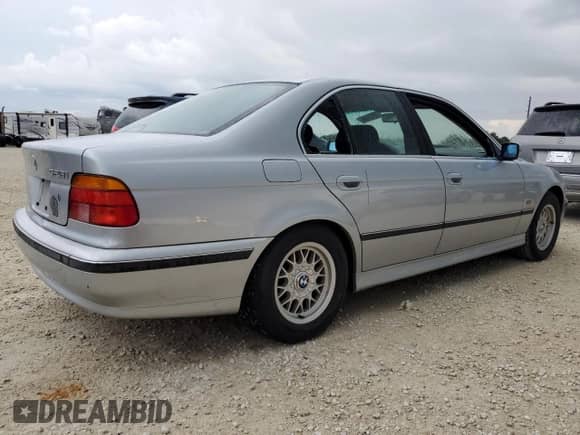 1998 BMW 5 Series 528i с VIN WBADD5326WBV56081, выставлен на аукционе Copart как лот 73791134 с пробегом 146 776 миль миль и На запчасти • Non repairable. История ставок и продаж доступна на DreamBid. Изображение 3.