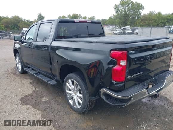 2021 Chevrolet Silverado 1500 LT with VIN 3GCUYDET7MG262944, listed as a IAAI auction lot 43181058 with 61,251 mi miles and . Bid and sale history available at DreamBid. Image 3.