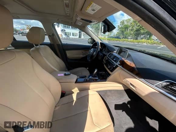 2017 BMW 3 Series 320i with VIN WBA8E1G53HNU12873, listed as a Copart auction lot 90667215 with 151,373 mi miles and Clean title. Bid and sale history available at DreamBid. Image 5.