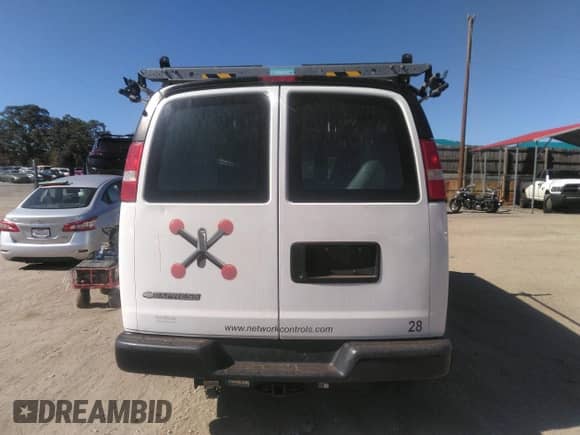 2017 Chevrolet Express Cargo с VIN 1GCWGAFF4H1336232, выставлен на аукционе IAAI как лот 43522955 с пробегом Не указан миль и . История ставок и продаж доступна на DreamBid. Изображение 16.