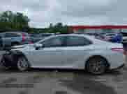 2019 Toyota Camry SE z VIN 4T1B11HK5KU720581, wystawiony jako IAAI lot #42300818 z przebiegiem 136 779 mil mil oraz . Historia ofert i sprzedaży dostępna na DreamBid. Obrazek 14.