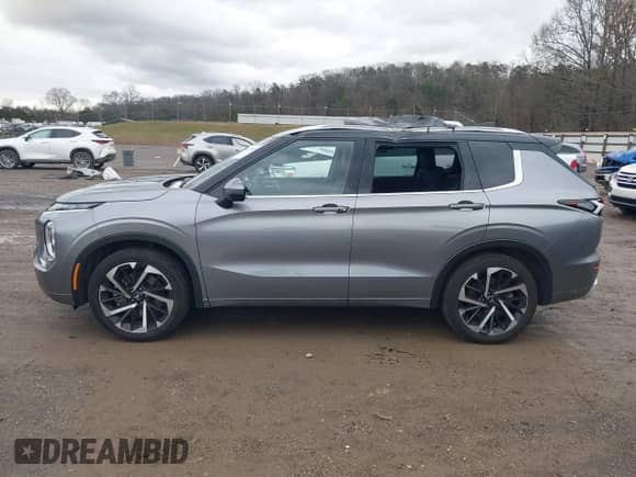 2023 Mitsubishi Outlander SEL z VIN JA4J4VA87PZ044314, wystawiony jako IAAI lot #41259803 z przebiegiem 31 927 mil mil oraz . Historia ofert i sprzedaży dostępna na DreamBid. Obrazek 14.