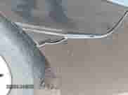 2010 Hyundai Elantra GLS z VIN KMHDU4AD2AU176861, wystawiony jako IAAI lot #43027572 z przebiegiem 119 678 mil mil oraz . Historia ofert i sprzedaży dostępna na DreamBid. Obrazek 6.