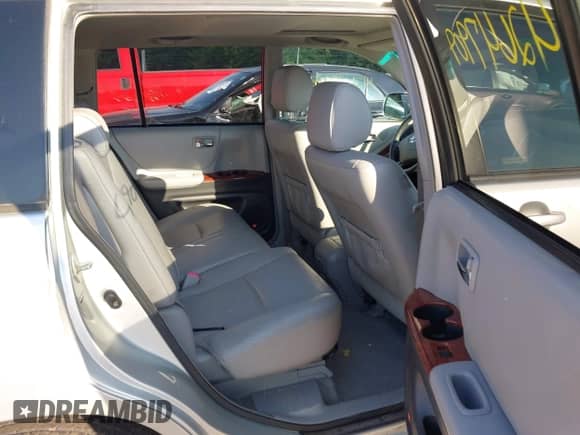 2004 Toyota Highlander с VIN JTEEP21A840030322, выставлен на аукционе IAAI как лот 42647909 с пробегом 251 454 миль миль и . История ставок и продаж доступна на DreamBid. Изображение 8.
