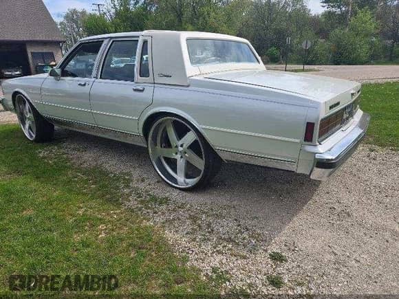 1989 Chevrolet Caprice с VIN 1G1BU51E8KA111809, выставлен на аукционе IAAI как лот 42298235 с пробегом 89 139 миль миль и . История ставок и продаж доступна на DreamBid. Изображение 3.