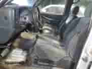 2004 Chevrolet Silverado 2500HD LS z VIN 1GCHC23U34F158131, wystawiony jako Copart lot #41498125 z przebiegiem Nie podano mil oraz Szkoda całkowita • Salvage title. Historia ofert i sprzedaży dostępna na DreamBid. Obrazek 7.