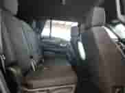 2021 Chevrolet Tahoe LS z VIN 1GNSCMKD0MR392607, wystawiony jako Copart lot #57704715 z przebiegiem 57 507 mil mil oraz Szkoda całkowita • Salvage title. Historia ofert i sprzedaży dostępna na DreamBid. Obrazek 11.