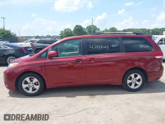 2013 Toyota Sienna LE AAS with VIN 5TDKK3DCXDS331356, listed as a IAAI auction lot 42818683 with 138,883 mi miles and . Bid and sale history available at DreamBid. Image 14.