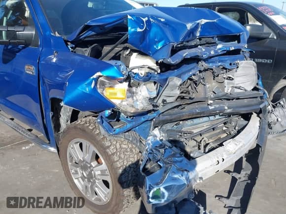 2017 Toyota Tundra Platinum с VIN 5TFAY5F10HX632509, выставлен на аукционе IAAI как лот 41583094 с пробегом 130 850 миль миль и . История ставок и продаж доступна на DreamBid. Изображение 6.