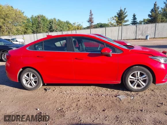 2017 Chevrolet Cruze LT с VIN 1G1BE5SM8H7239072, выставлен на аукционе IAAI как лот 43347454 с пробегом 154 708 миль миль и . История ставок и продаж доступна на DreamBid. Изображение 13.