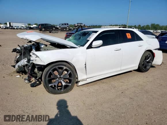 2023 Chrysler 300 S с VIN 2C3CCABT5PH556087, выставлен на аукционе Copart как лот 66772125 с пробегом Не указан миль и Списание • Salvage title. История ставок и продаж доступна на DreamBid. Изображение 1.