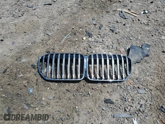 2022 BMW 7 Series 740i xDrive with VIN WBA7T4C01NCH64325, listed as a Copart auction lot 68627435 with 45,914 mi miles and Salvage title. Bid and sale history available at DreamBid. Image 12.