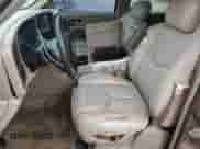 2004 Chevrolet Tahoe LS z VIN 1GNEK13Z34R209953, wystawiony jako Copart lot #58570745 z przebiegiem 266 350 mil mil oraz Czysty tytuł • Clean title. Historia ofert i sprzedaży dostępna na DreamBid. Obrazek 7.