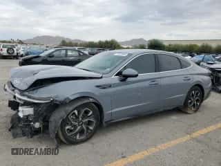 2025 Hyundai Sonata SEL z VIN KMHL64JAXSA483421, wystawiony jako Copart lot #71522695 z przebiegiem 3 242 mil mil oraz Szkoda całkowita • Salvage title. Historia ofert i sprzedaży dostępna na DreamBid. Obrazek 1.