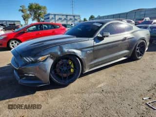 2017 Ford Mustang GT z VIN 1FA6P8CF2H5272235, wystawiony jako Copart lot #82162045 z przebiegiem 83 940 mil mil oraz Szkoda całkowita • Salvage title. Historia ofert i sprzedaży dostępna na DreamBid. Obrazek 1.